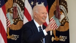 Presiden Joe Biden meninggalkan gedung setelah berpidato di Rose Garden, Gedung Putih di Washington, Kamis, 7 November 2024. (Mark Schiefelbein/AP)