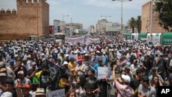 Des milliers de protestants sont dans les rues de Rabat, Maroc, le 11 juin 2017.