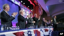 President Barack Obama receives a standing applause from labor leaders at the Building and Construction Trades Department Legislative Conference in Washington, April 30, 2012. 