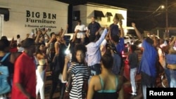 El incidente sucedió en una tienda de conveniencia de Baton Rouge, Luisiana.