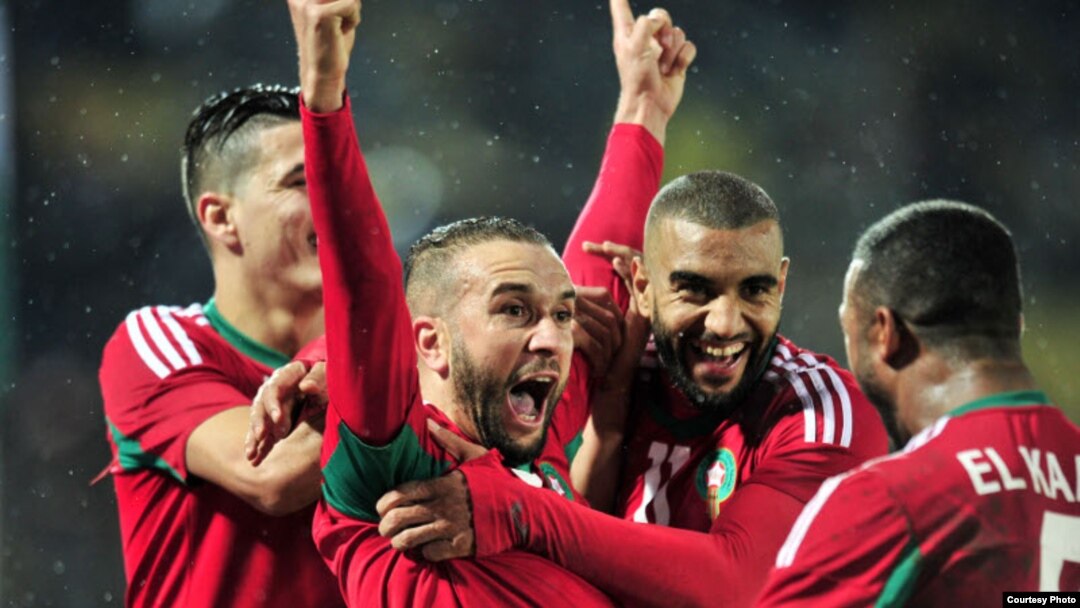Abakinyi ba Maroko bagaragaza umunezero inyuma yo gutahukana igikombe ca CHAN 2018, Casablanca, Maroko itariki 4 z'ukwezi kwa Kabiri 2018.