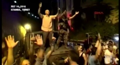 Turkiyada xalq isyonga qarshi ko'chalarga chiqdi