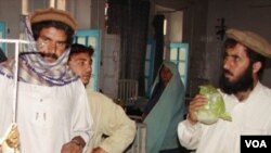 Seorang bocah di perbatasan Pakistan-Afghanistan menjadi korban salah tembak misil AS, dalam insiden terpisah 22 Mei 2010.