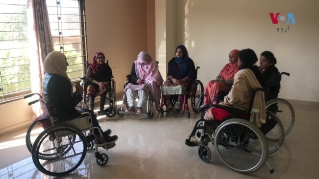 معذور خواتین کو بغیر سہارے زندگی جینے کے گر سکھانے والی ٹرینر