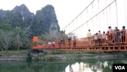 ຂົວນໍ້າຊອງໃນເມືອງວັງວຽງ ແຂວງວຽງຈັນ