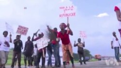 Marche de l'opposition dispersée par la police contre le référendum constitutionnel en Côte d'Ivoire (vidéo)