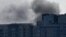 Khói đen bốc lên sau một vụ tấn công bằng máy bay không người lái của Nga vào Kyiv hôm 26/8. 