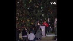 国会山举行圣诞树点灯仪式