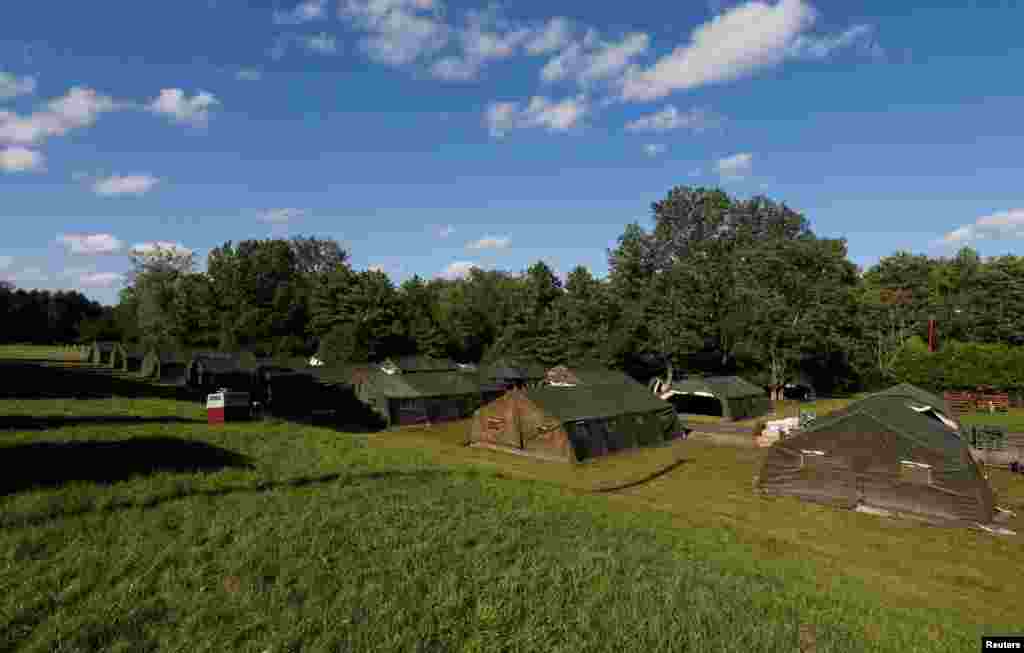 Tents erected by the Canadian Armed Forces to house asylum seekers at the Canada-United States border in Lacolle, Quebec, Aug. 9, 2017.