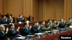 Severnokorejski lider Kim Džong Un na zasedanje Vrhovne narodne skupštine u Pjongangu 10. aprila 2014.