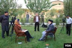 Gulbuddin Hekmatyar speaks to VOA on the grounds of his home in Kabul, Afghanistan, Oct. 7, 2019.