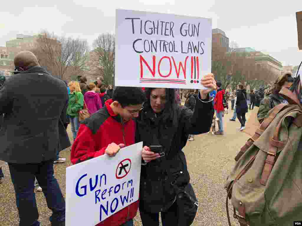 Protestas y marchas sobre el control de armas se realizan en diferentes partes del país tras el tiroteo en escuela secundaria en Florida que cobró la vida de 17 personas.