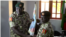 ABUJA: Sabon kwamandan Operation Lafiya Dole Manjo Rogers Nicolas tare da Manjo Ibrahim Attahiru, Disemba 12, 2017
