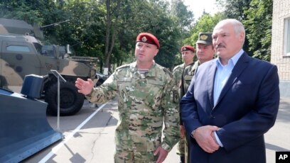 alexander lukashenko military uniform