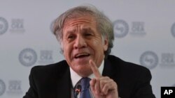 El secretario general de la Organización de los Estados Americanos, Luis Almagro, da una conferencia de prensa durante la 49a Asamblea General de la OEA en Medellín, Colombia, el miércoles 26 de junio de 2019.