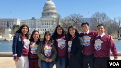 Delegación de jóvenes soñadores llegaron a Washington, DC, desde California para contar sus historias a los legisladores durante la presentación de una nueva versión del Dream Act en la Cámara de Representantes. 