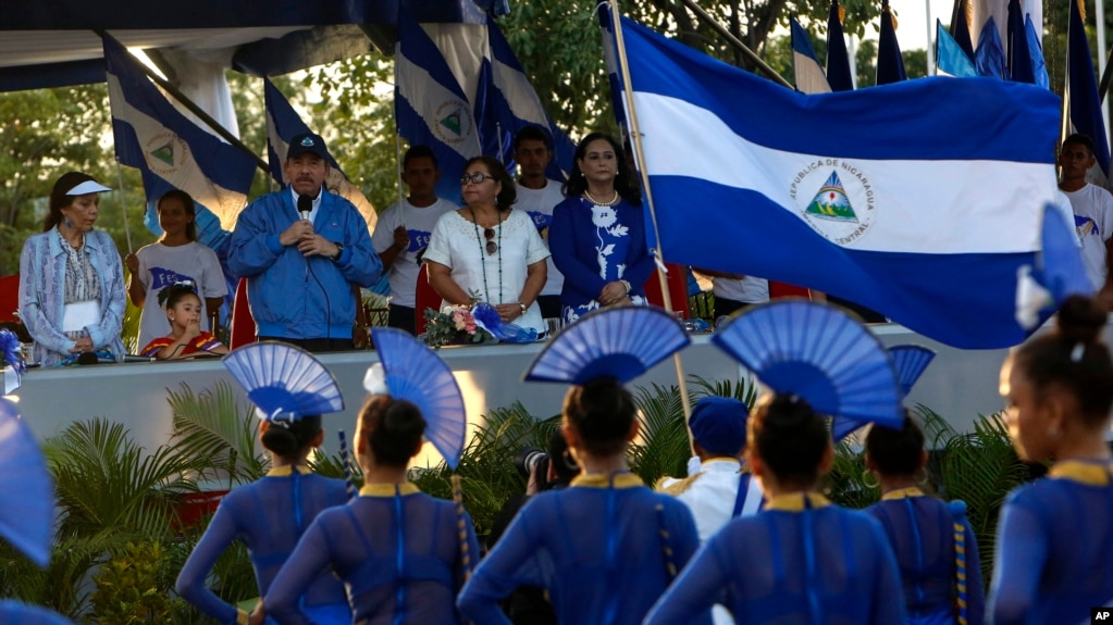 ARCHIVO - El presidente de Nicaragua, Daniel Ortega, habla durante las celebraciones del Día de la Independencia, en Managua, Nicaragua, el sábado 15 de septiembre de 2018. 