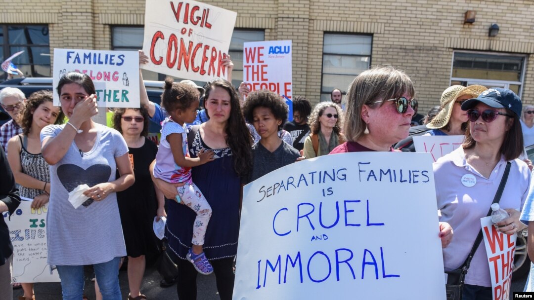 Protesti protiv politike razdvajanja dece ood roditelja koji ilegalno prelaze američku granicu