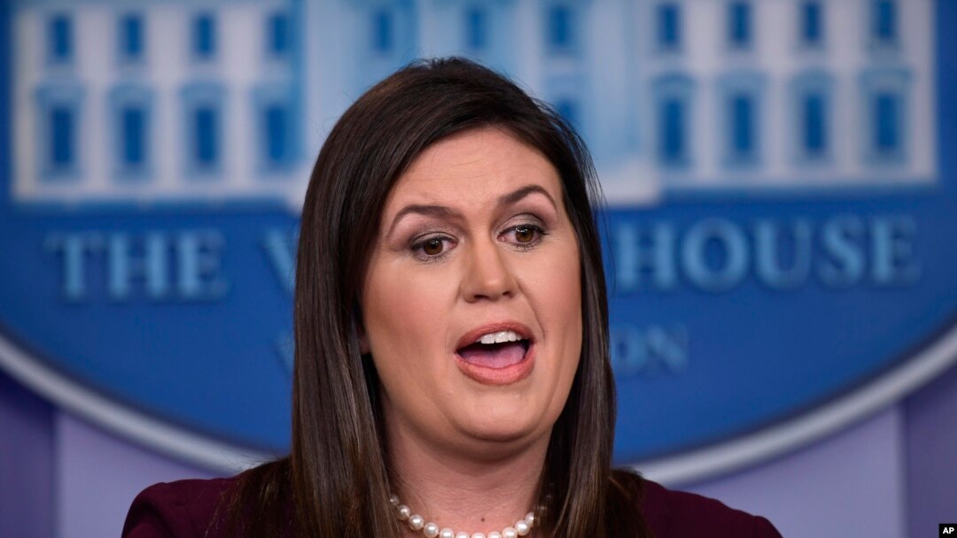 La vocera presidencial, Sarah Huckabee Sanders durante la conferencia de prensa de la Casa Blanca el miércoles 3 de octubre de 2018. 