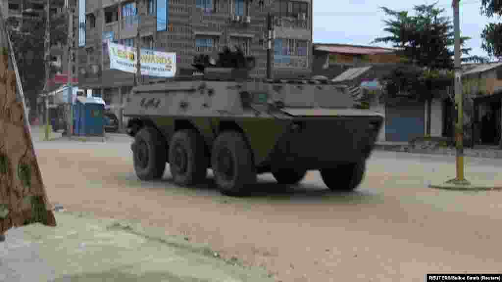Umuduga wo mu bwoko bwa Blinde, wari mu yiriwe irakizura ku murwa mukuru wa Gineya, Konacry, umusi ubutegetsi wa Alpha Conde buhirikwa