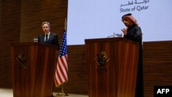 کنفرانس خبری وزیر خارجه ایالات متحده و نخست وزیر قطر در دوحه. ۱۷ دی.