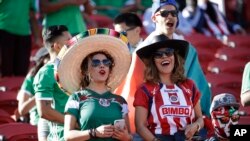 Des fans de l'équipe mexicaine de football lors d'un match de la Copa Amaricain au stade Levi, à Santa Clara, Califonie, 18 juin 2016.