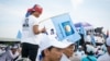 Supporters for the opposition Cambodia National Rescue Party came out to campaign for its party for the upcoming commune elections, Phnom Penh, Cambodia, Saturday May 20, 2017. (Khan Sokummono/ VOA Khmer)