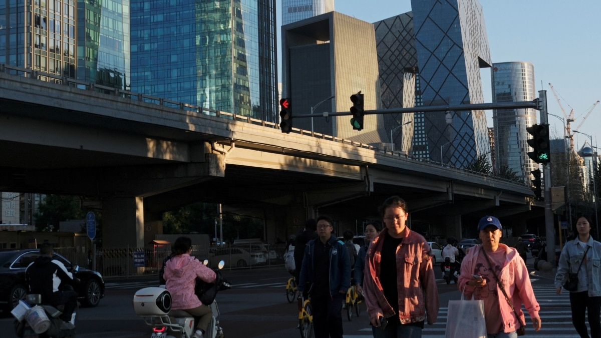 专家调查：2024年中国经济增速只有4.8%，房地产衰退还将持续数年