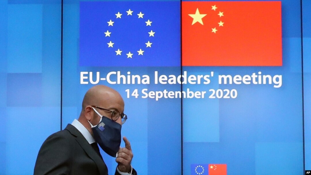 Presiden Dewan Eropa Charles Michel tiba untuk memberikan konferensi pers daring di gedung Dewan Eropa, di Brussels, 14 September 2020.