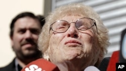 La vicepresidenta de las Abuelas de la Plaza de Mayo, Rosa Tarlovsky de Roisinblit lloró al escuchar el veredicto contra Omar Graffigna.