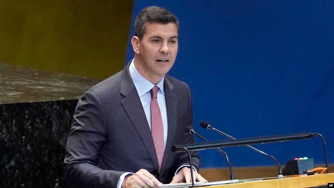 ARCHIVO - El presidente de Paraguay, Santiago Peña Palacios, se dirige a la Cumbre del Futuro, en la Asamblea General de las Naciones Unidas, el 23 de septiembre de 2024. (Foto AP/Richard Drew, Archivo).