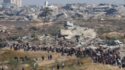 Palestinci, koji su raseljeni na jug po izraelskoj naredbi tokom rata, vraćaju se svojim domovima u sjevernoj Gazi, u blizini grada Gaze, 27. januara 2025. godine.