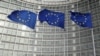 Zastave Evropske unije ispred sjedišta Evropske komisije u Briselu (Foto: Reuters/Yves Herman)