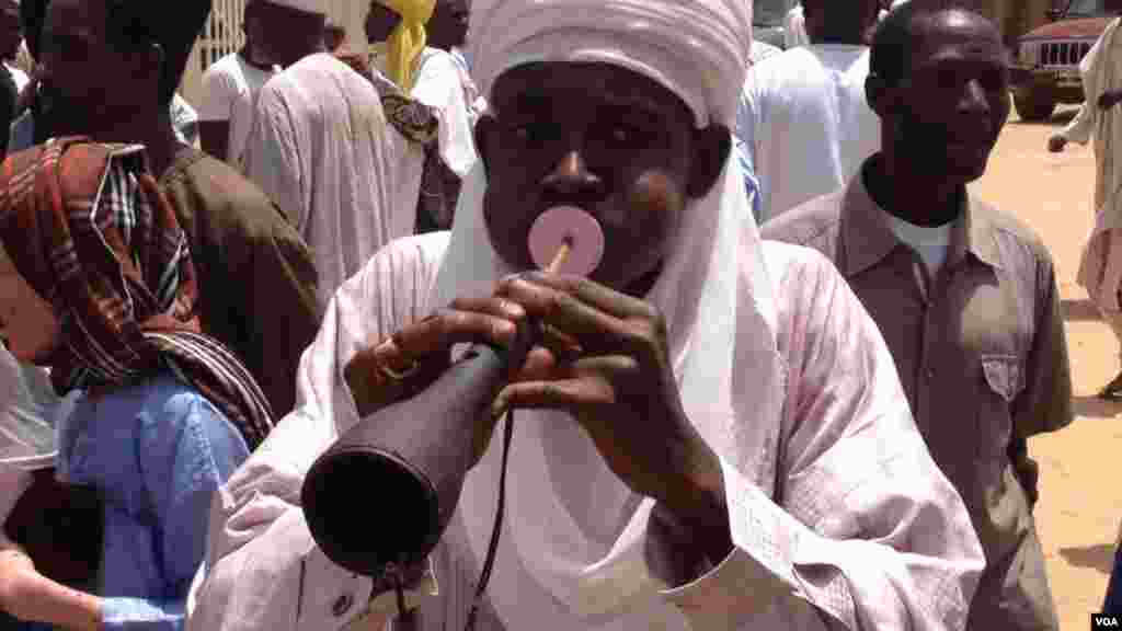 An nada Abubakar Shehu Abubakar a zaman sabon sarkin Gombe yau jumma&#39;a 6 Yuni 2014.