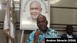 Jean-Jacques Serge Yhombi Opango appelle à une candidature unique de l'opposition, Brazzaville, le 11 décembre 2019. (VOA/Arsène Séverin)