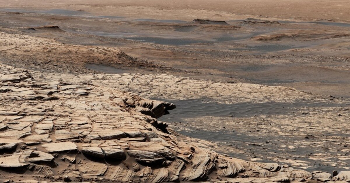 New Evidence for Large Ancient Ocean on Mars