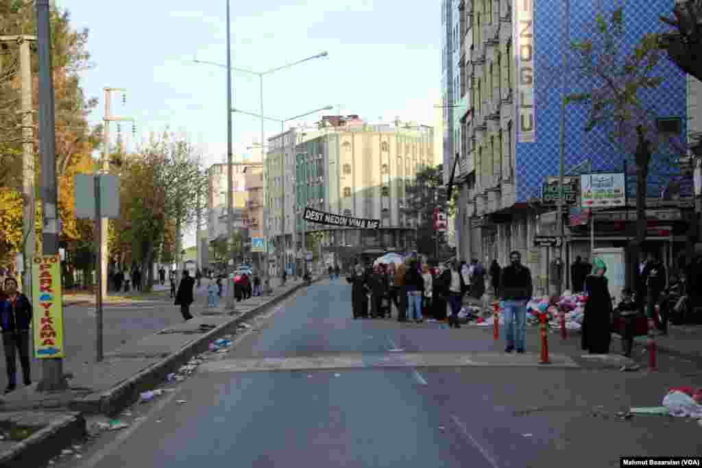 Images from the historic Sur neigborhood of Diyarbakir in southeastern Turkey after clashes between the security forces and members of the pro-Kurdish youth gangs that brought the town's economy to a standstill