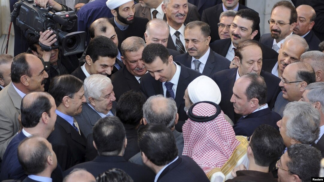 Suriya rahbari Bashar al-Assad Damashqdagi al-Afram masjidida hayit namozini o'qidi, 26-oktabr, 2012