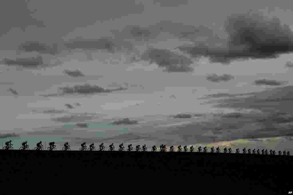 Riders pedal under a cloudy sky in the Men&#39;s Elite event&#160;&#160;in Imola, Italy, during the the UCI 2020 Road World Championships.
