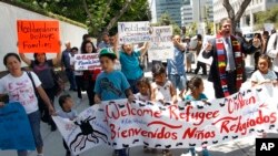 Porodice imigranata na protestu u Los Andjelesu