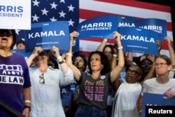 Para pendukung Kamala Harris dalam kampanye di Ambler, Pennsylvania, AS, 29 Juli 2024.