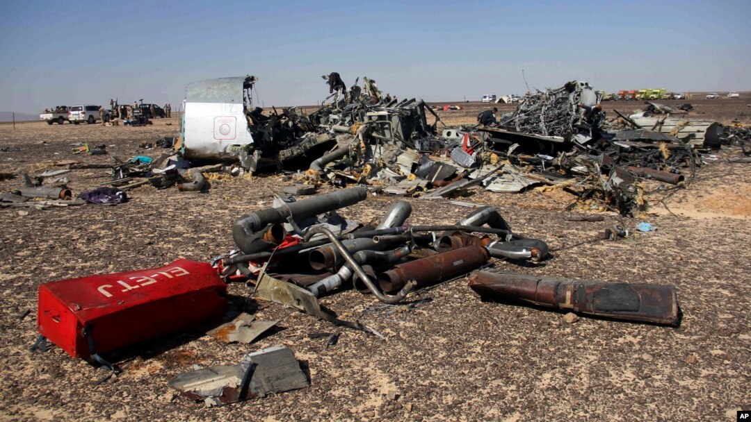 Reruntuhan pesawat Metrojet di Semenanjung Sinai (Foto: dok).