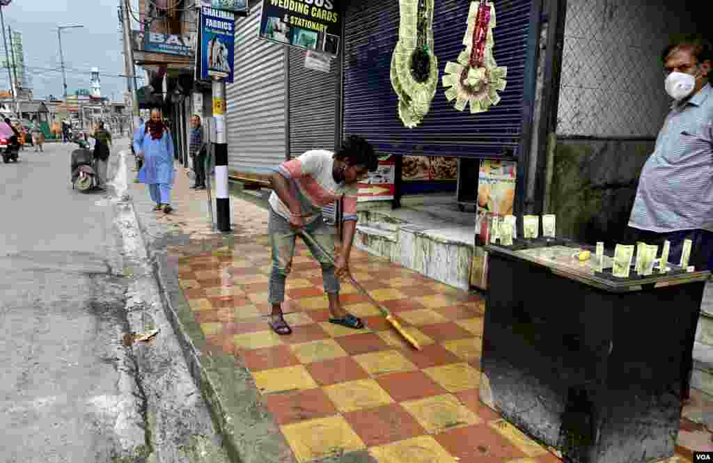 چیمبر آف کامرس اور مقامی تنظیموں نے حکومت سے ایس او پیز کے ساتھ کاروباری پابندیوں میں نرمی کی اپیل کی تھی۔