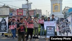 Aktivis Jaringan Anti Korupsi mengadakan aksi setelah DPR mengesahkan revisi UU KPK, Selasa, 17 September 2019. (Foto: JAK Yogya)