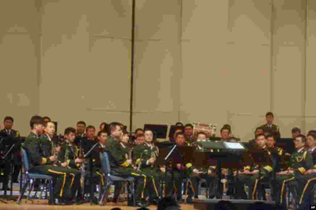 中国解放军军乐团在迈耶堡军事基地演出