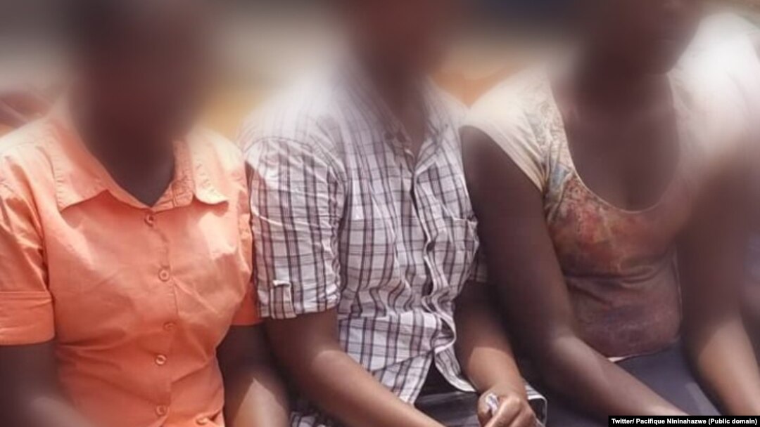 Imwe mu mafoto yakoreshejwe mw'isekeza ry'abari bakomeje gusaba ko abana bagirizwa gusibanganya ifoto ya Nkurunziza barekurwa 