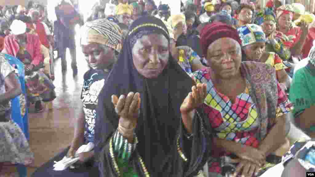 DRC Women praying for peace