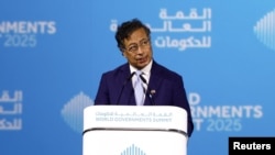 El presidente colombiano, Gustavo Petro, habla durante una sesión de la Cumbre Mundial de Gobiernos en Dubái, Emiratos Árabes Unidos, el 12 de febrero de 2025.