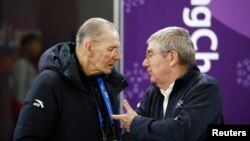 Cựu Chủ tịch IOC Jacques Rogge (trái) và Chủ tịch IOC Thomas Bach tại Thế Vận hội Olympics Mùa Đông Pyeongchang 2018.