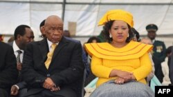 Thomas Thabane, alors Premier ministre, et son épouse Maesaiah à Maseru au Lesotho le 16 juin 2017.